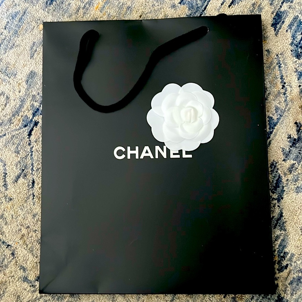 Chanel bag with flower
